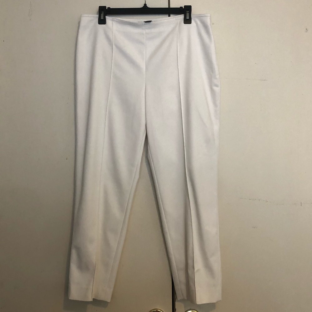St John ivory /cream  tapered pants EUC